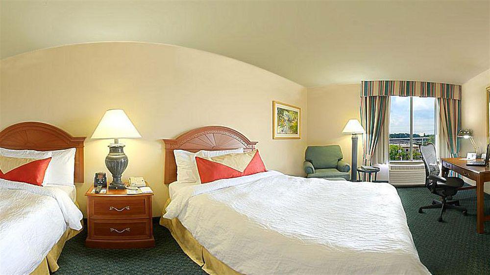 Hilton Garden Inn Baton Rouge Airport Екстериор снимка