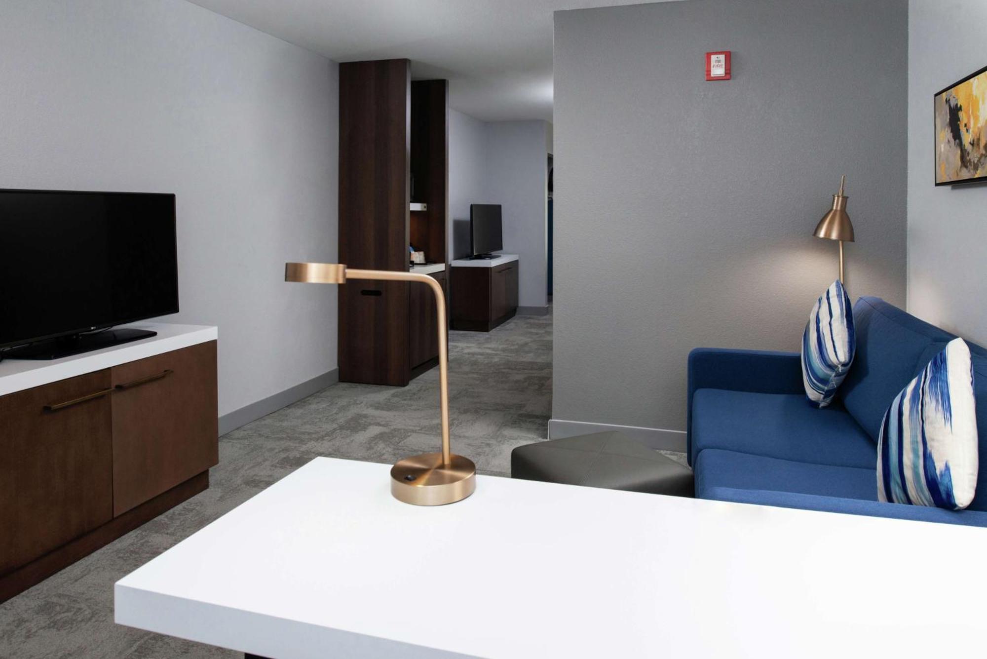 Hilton Garden Inn Baton Rouge Airport Екстериор снимка
