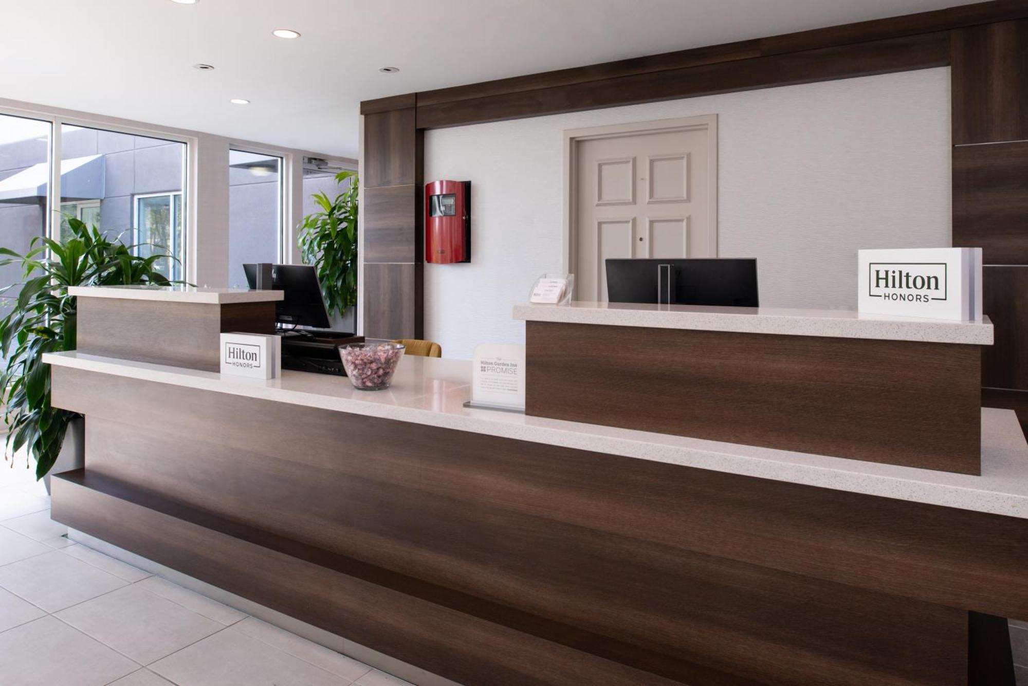 Hilton Garden Inn Baton Rouge Airport Екстериор снимка