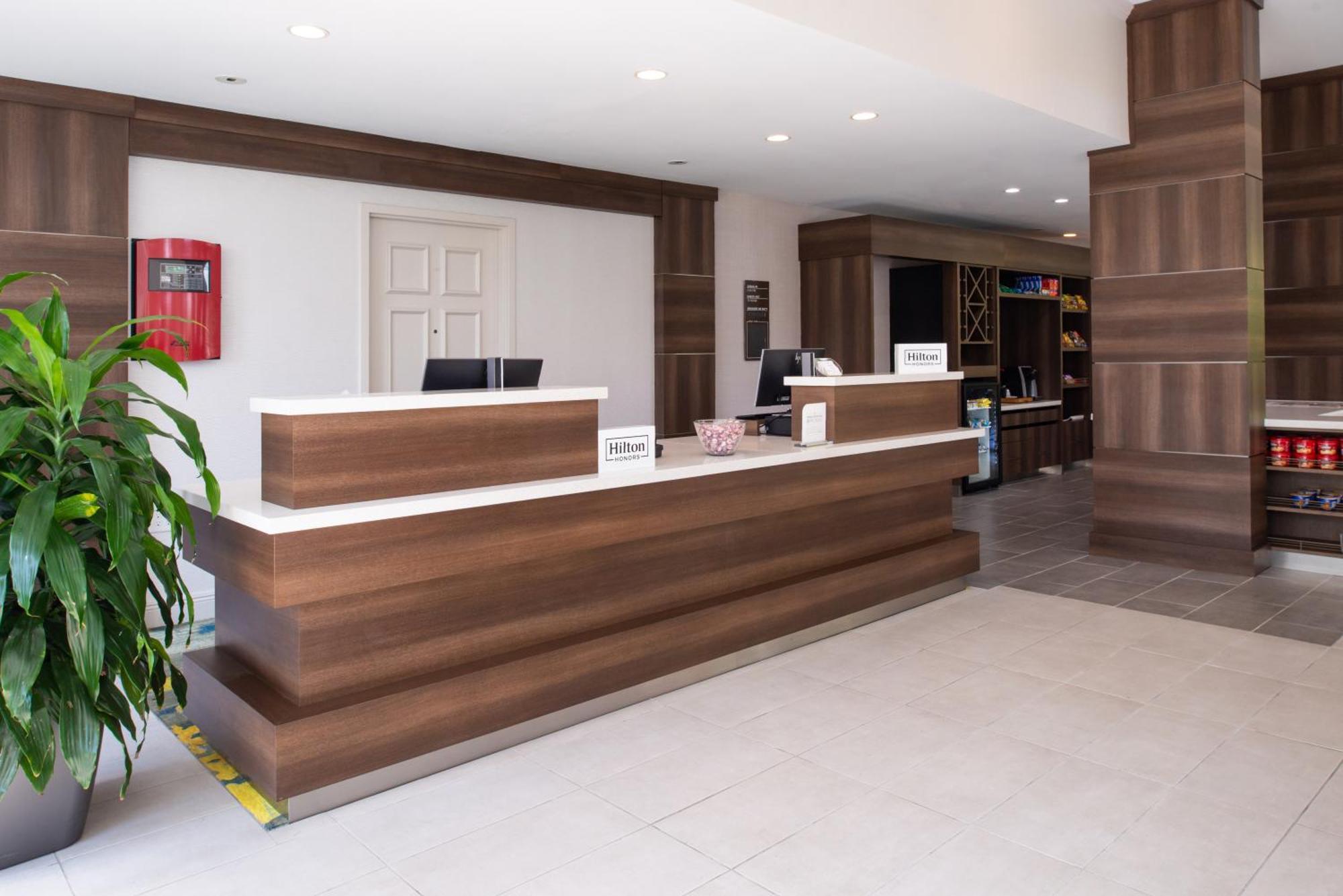 Hilton Garden Inn Baton Rouge Airport Екстериор снимка
