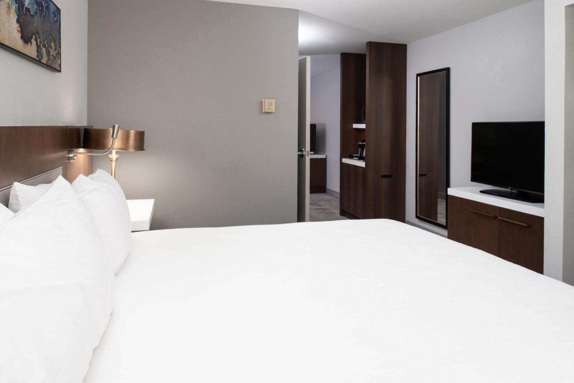 Hilton Garden Inn Baton Rouge Airport Екстериор снимка
