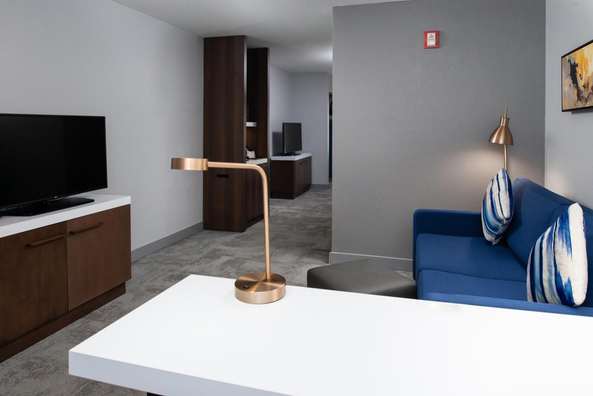 Hilton Garden Inn Baton Rouge Airport Екстериор снимка