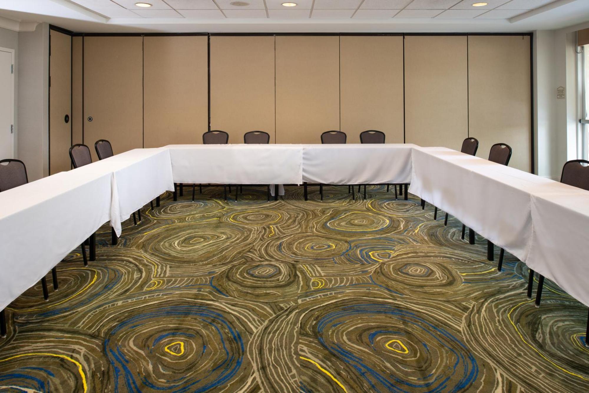 Hilton Garden Inn Baton Rouge Airport Екстериор снимка