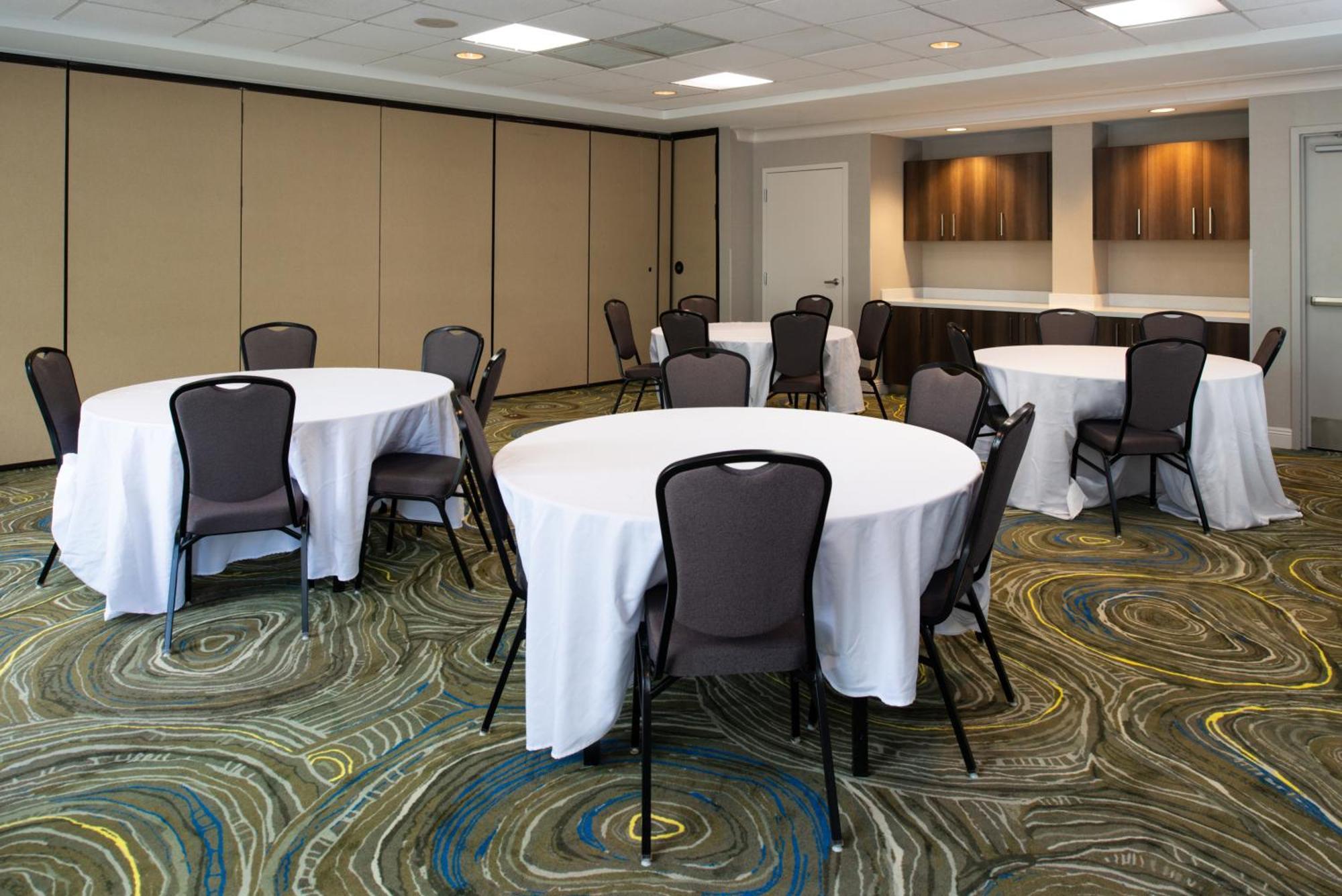 Hilton Garden Inn Baton Rouge Airport Екстериор снимка